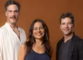 Mateus Solano, Dira Paes e Daniel de Oliveira em Lá Na Minha Terra, a nova novela das seis da Globo (Foto: Beatriz Damy/Globo)