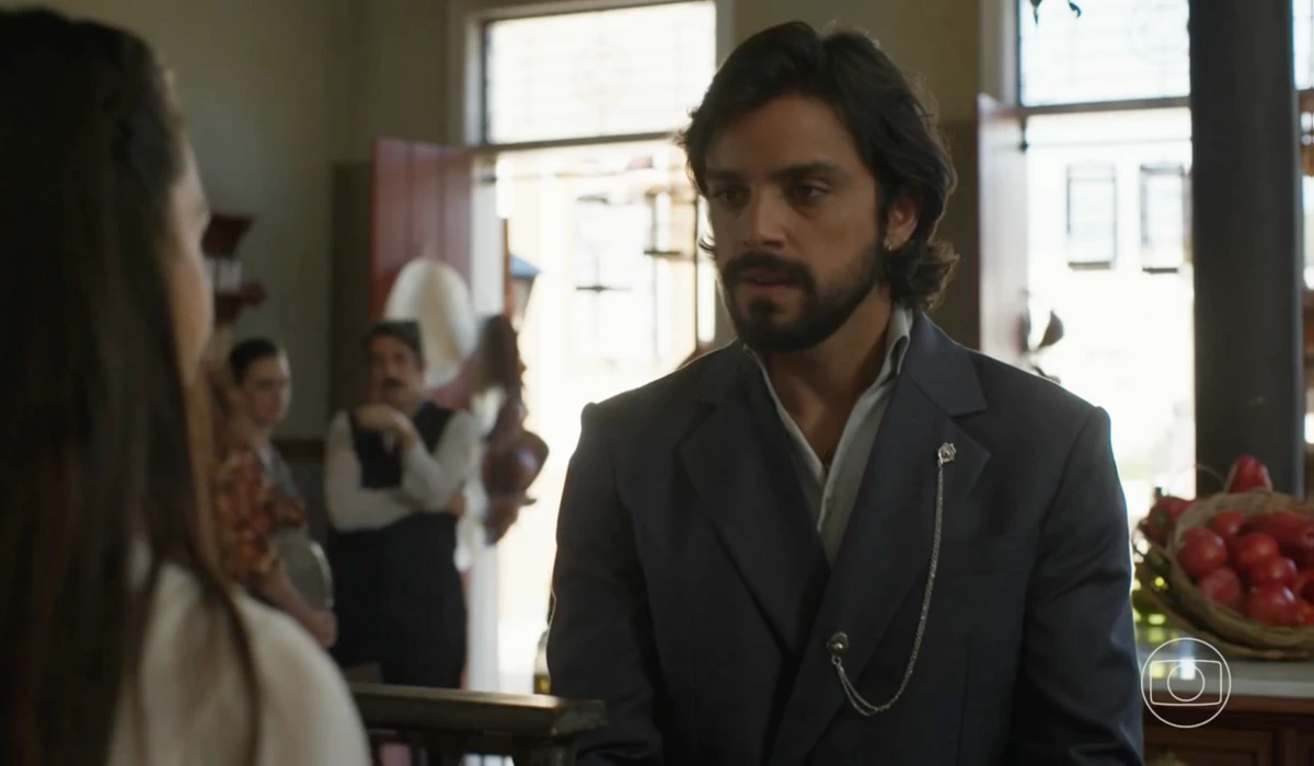 Omar (Rodrigo Simas) e Salma (Rayssa Bratillieri) em A Nobreza do Amor (Foto: Reprodução/TV Globo)
