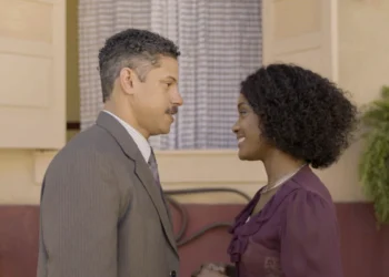 Onildo (Paulo Lessa) e Niara (Erika Januza) em A Nobreza do Amor (Foto: Divulgação/TV Globo)