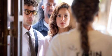 Pedro (Chay Suede) e Bruna (Nanda Marques) ficam cara a cara com Adriana (Letícia Colin) no restaurante em Quem Ama Cuida (Foto: Beatriz Damy/Globo)