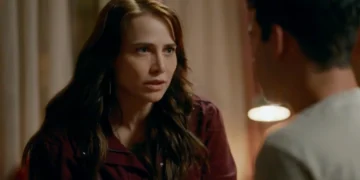 Adriana (Letícia Colin) em Quem Ama Cuida (Foto: Reprodução/TV Globo)