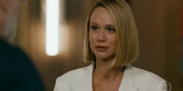 Dora (Mariana Ximenes) em Quem Ama Cuida (Foto: Reprodução/TV Globo)
