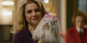 Pilar (Isabel Teixeira) em cena do embate que rendeu audiência recorde a Quem Ama Cuida (Foto: Reprodução/TV Globo)