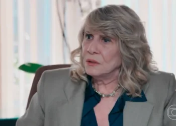 Pérola (Renata Sorrah) em Por Você (Foto: Reprodução/TV Globo)