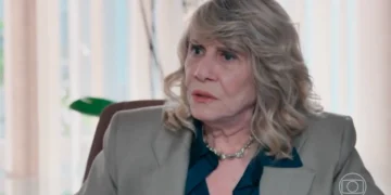 Pérola (Renata Sorrah) em Por Você (Foto: Reprodução/TV Globo)