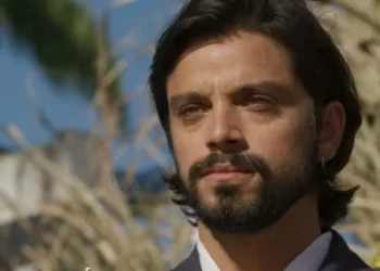 Omar (Rodrigo Simas) A Nobreza do Amor (Foto: Reprodução/TV Globo)