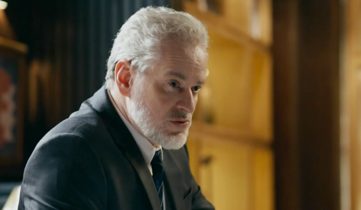 Ademir (Dan Stulbach) em Quem Ama Cuida (Foto: Reprodução/TV Globo)