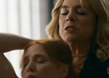 Pilar e Adriana em Quem Ama Cuida. (Foto: reprodução/Globo)
