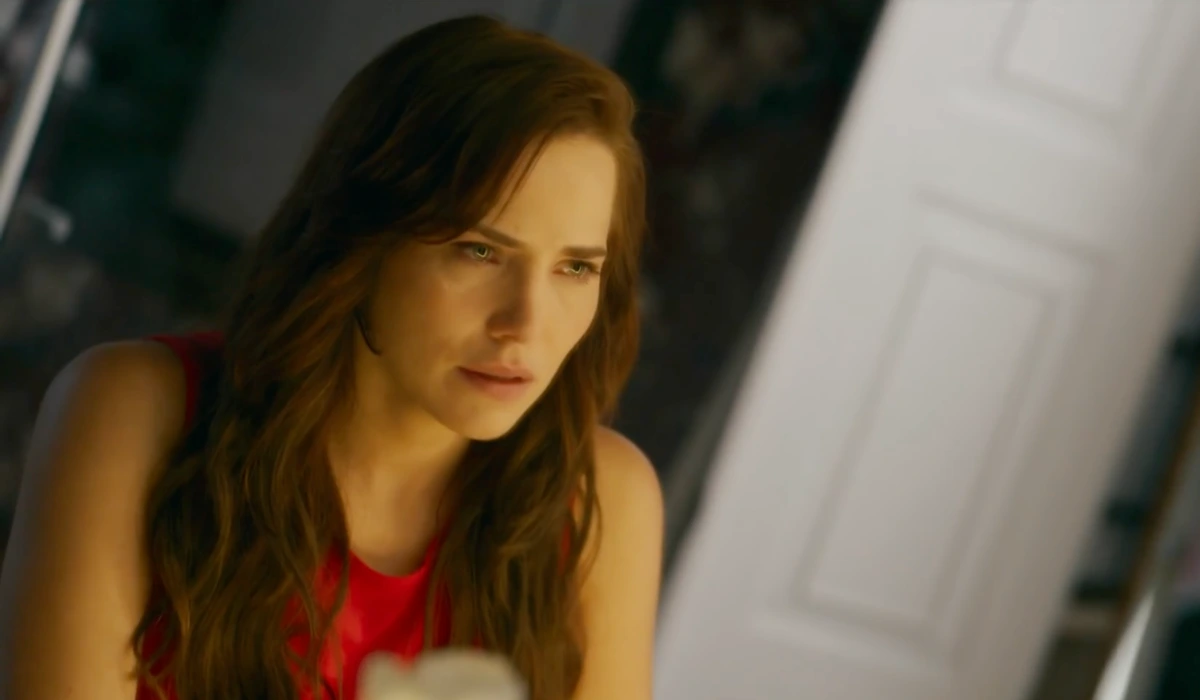 Adriana (Letícia Colin) em Quem Ama Cuida (Foto: Reprodução/TV Globo)