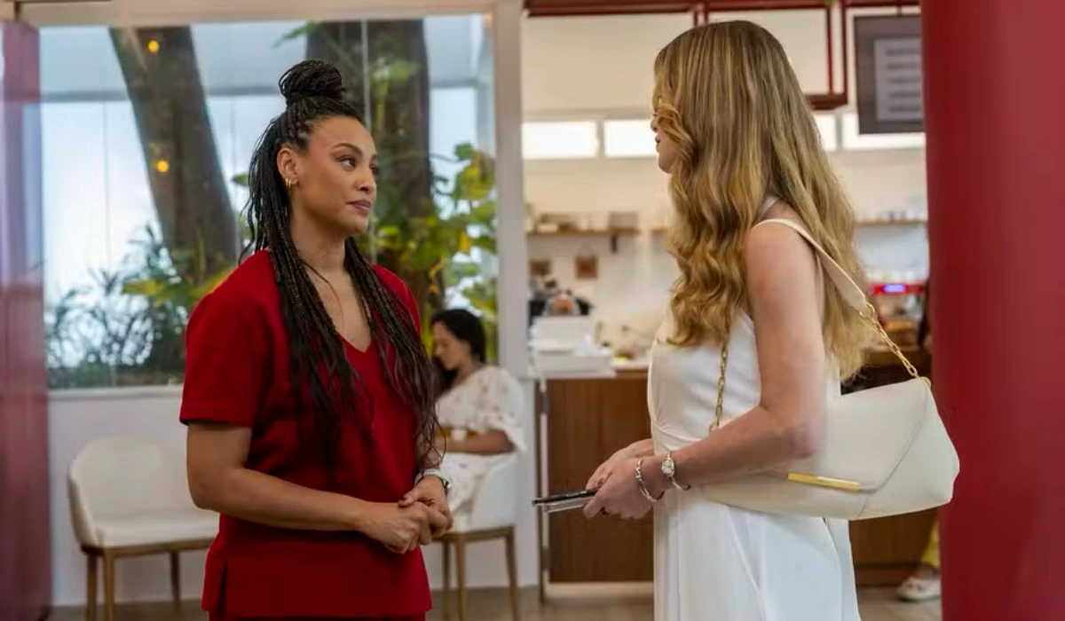 Bela (Sheron Menezzes) pune Vanessa (Alinne Moraes) em Por Você (Foto: Gabriel Vaguel/Globo)