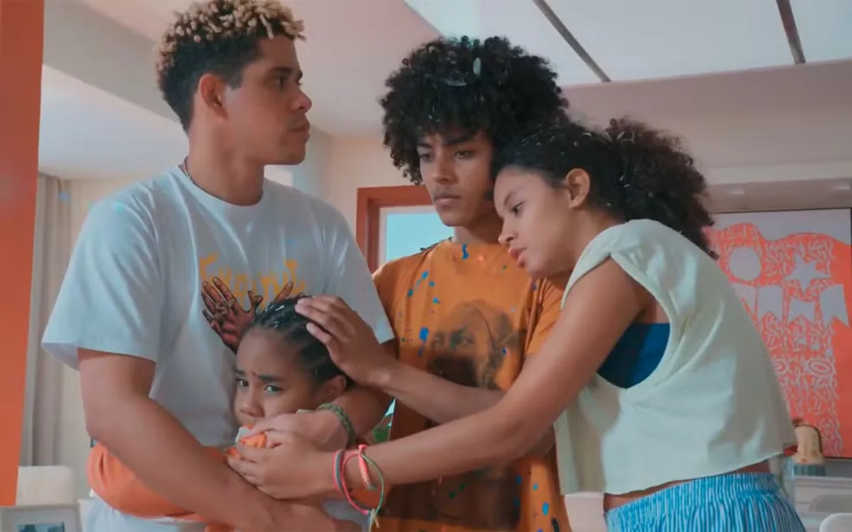 Filhos de Juli em Por Você. (Foto: reprodução/Globo)