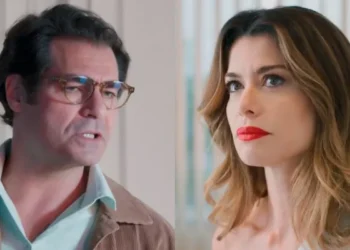 Gabriel (Thiago Lacerda) e Vanessa (Alinne Moraes) em Por Você (Foto: Reprodução/TV Globo)