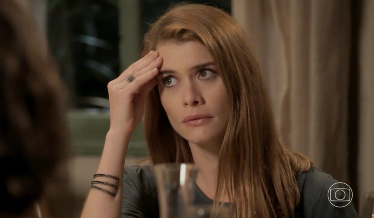 Lívia (Alinne Moraes) em Além do Tempo (Foto: Reprodução/TV Globo)