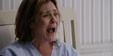 Carminha (Adriana Esteves) em Avenida Brasil (Foto: Reprodução/TV Globo)