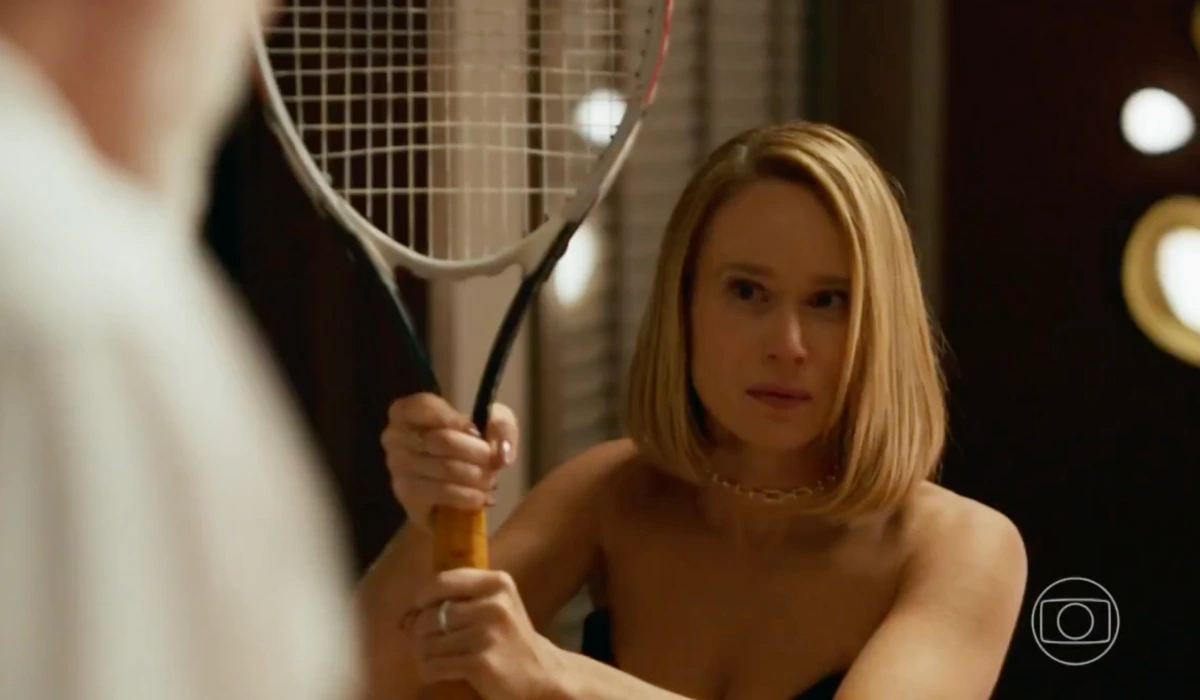 Dora (Mariana Ximenes) em Quem Ama Cuida (Foto: Reprodução/TV Globo)