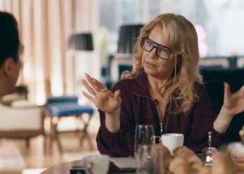 Pilar (Isabel Teixeira) em Quem Ama Cuida (Foto: Reprodução/TV Globo)