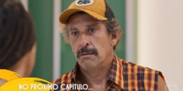 Juarez com semblante de preocupação em cena de Por Você.