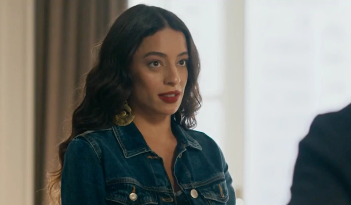 Lyris (Pri Helena) em Quem Ama Cuida (Foto: Reprodução/TV Globo)
