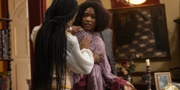 Niara (Erika Januza) fica doente em A Nobreza do Amor (Foto: Gabriel Vaguel/Globo)