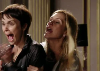 Carminha e Nina em Avenida Brasil. (Foto: reprodução/Globo)