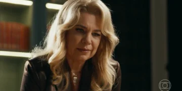 Pilar (Isabel Teixeira) em Quem Ama Cuida (Foto: Reprodução/TV Globo)
