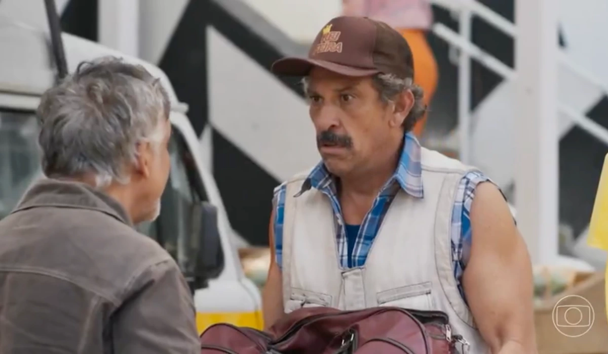 Zé (Ângelo Antônio) confronta Juarez (Milhem Cortaz) em Por Você (Foto: Reprodução/TV Globo)