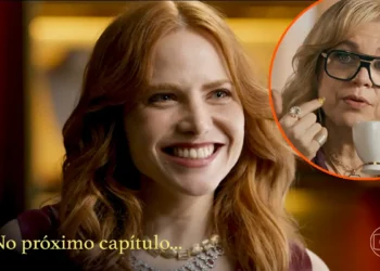 Adriana sorrindo para Pilar em cena da novela Quem Ama Cuida.