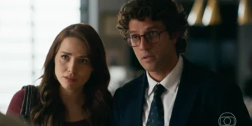 Adriana (Letícia Colin) e Pedro (Chay Suede) em Quem Ama Cuida (Foto: Reprodução/TV Globo)