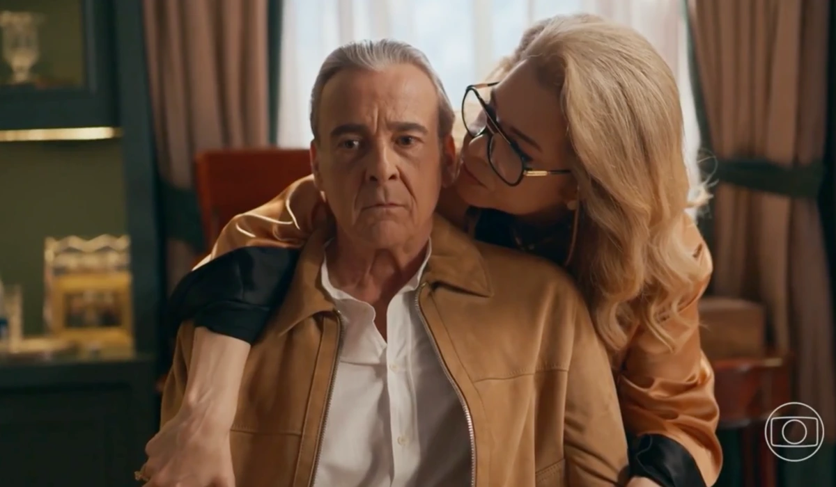 Ulisses (Alexandre Borges) e Pilar (Isabel Teixeira) em Quem Ama Cuida (Foto: Reprodução/TV Globo)