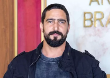 Heitor (Renato Góes) em Quem Ama Cuida (Foto: Angélica Goudinho/Globo)