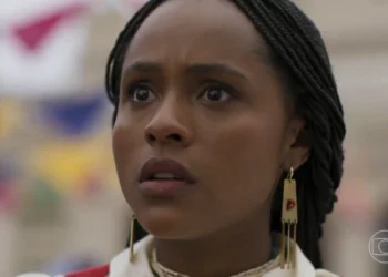 Alika (Duda Santos) em A Nobreza do Amor (Foto: Reprodução/TV Globo)