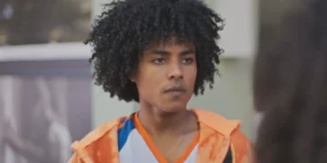 Ítalo (Fabrício Assis) em Por Você (Foto: Reprodução/TV Globo)