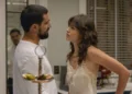 Heitor (Renato Góes) e Ingrid (Agatha Moreira) são vistos em clima romântico por Iuri (José Loreto) em Quem Ama Cuida (Foto: Beatriz Damy/Globo)