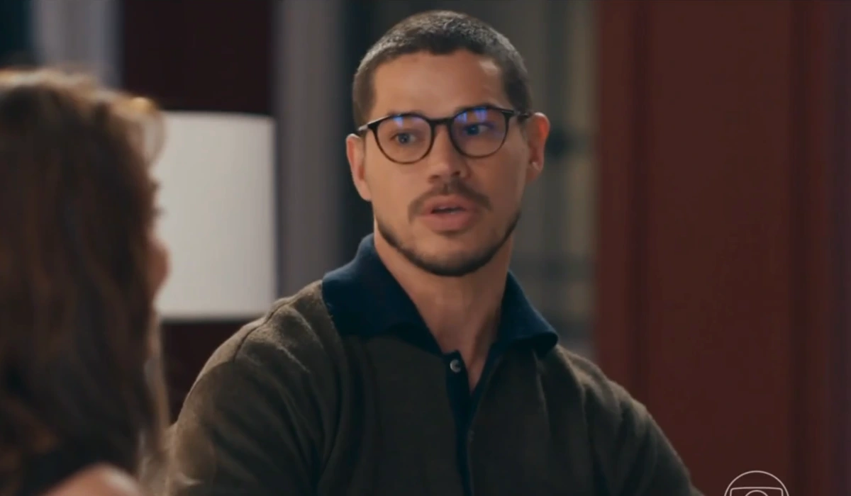Iuri (José Loreto) em Quem Ama Cuida (Foto: Reprodução/TV Globo)