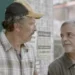Zé (Ângelo Antônio) reaparece vivo e assusta Juarez (Milhem Cortaz) em Por Você (Foto: Divulgação/Globo)