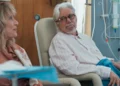 Manoel (Reginaldo Faria) e Pérola (Renata Sorrah) em Por Você (Foto: Reprodução/TV Globo)