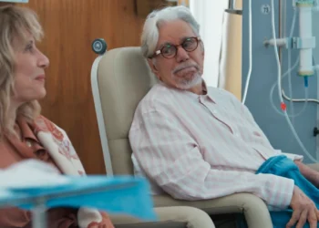Manoel (Reginaldo Faria) e Pérola (Renata Sorrah) em Por Você (Foto: Reprodução/TV Globo)