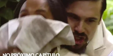 Mirinho tapando o rosto de Alika com um pano em cena de A Nobreza do Amor.