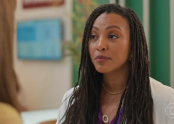 Bela (Sheron Menezzes) em Por Você (Foto: Reprodução/TV Globo)