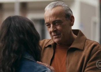 Ulisses (Alexandre Borges) e Lyris (Pri Helena) em Quem Ama Cuida (Foto: Reprodução/TV Globo)