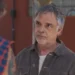 Zé (Ângelo Antônio) e Juarez (Milhem Cortaz) em Por Você (Foto: Reprodução/TV Globo)